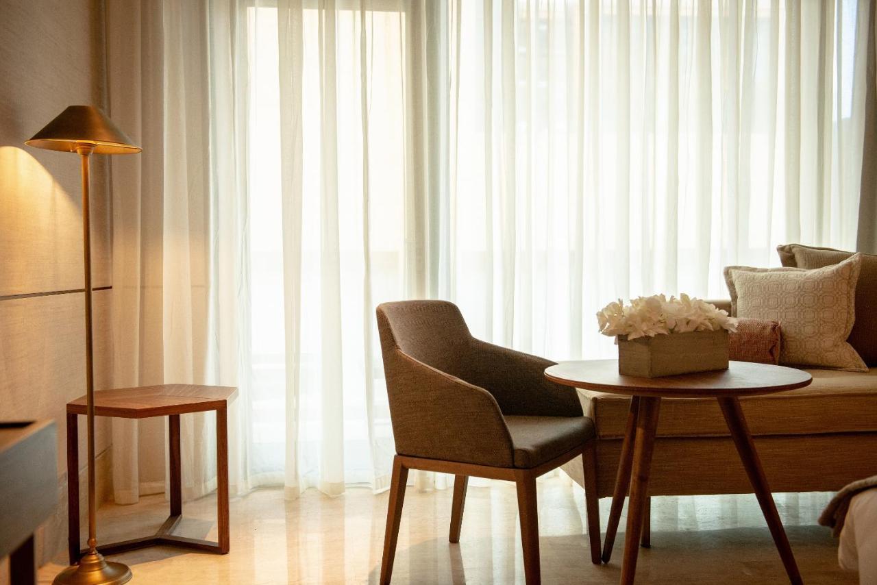Shirvan Hotel City Yard Jeddah Exterior foto A living room with a floor lamp