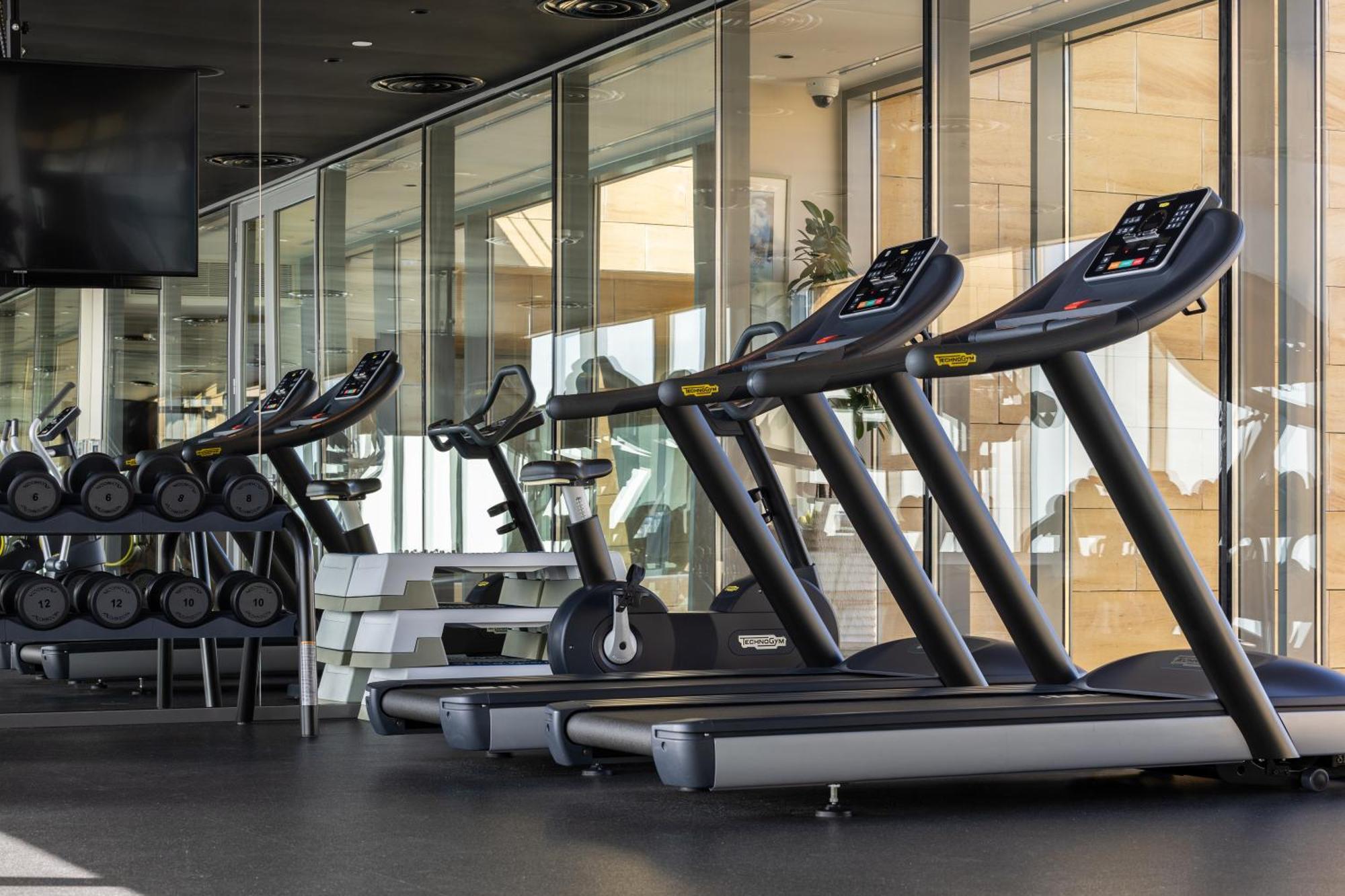 Shirvan Hotel City Yard Jeddah Exterior foto Treadmills in a gym