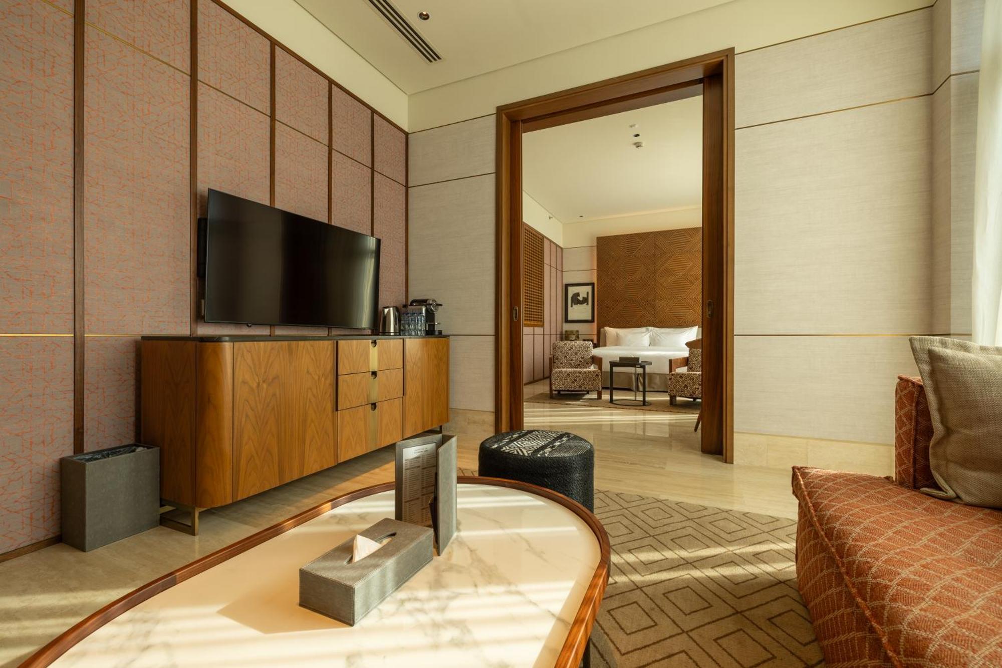 Shirvan Hotel City Yard Jeddah Exterior foto A suite at the Ritz-Carlton, Dubai